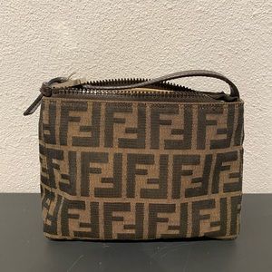 Fendi small bag in original pattern. Very good condition.
